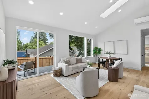 11737 40th Avenue NE Seattle WA 98125