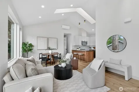 11737 40th Avenue NE Seattle WA 98125