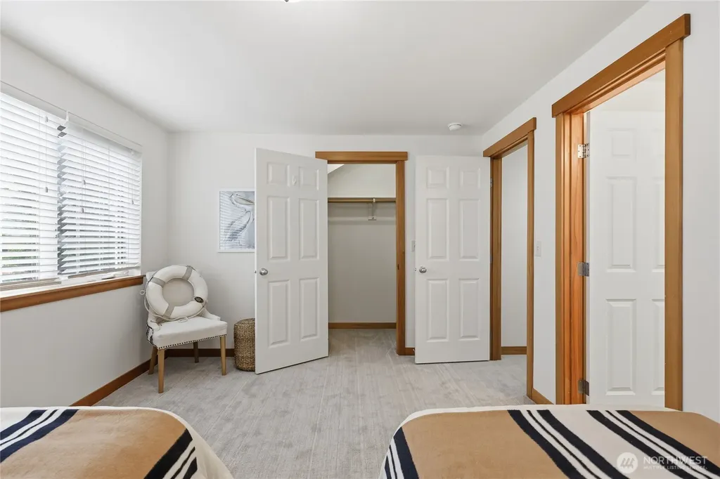 1368 Stonecress Lane NE Bainbridge Island WA 98110