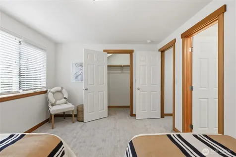 1368 Stonecress Lane NE Bainbridge Island WA 98110