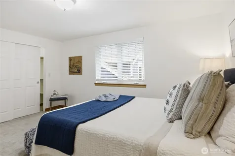1368 Stonecress Lane NE Bainbridge Island WA 98110