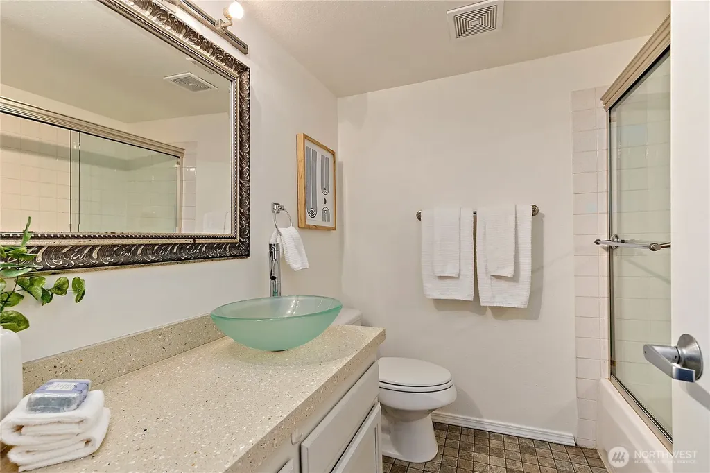 10819 NE 37th Place Bellevue WA 98004
