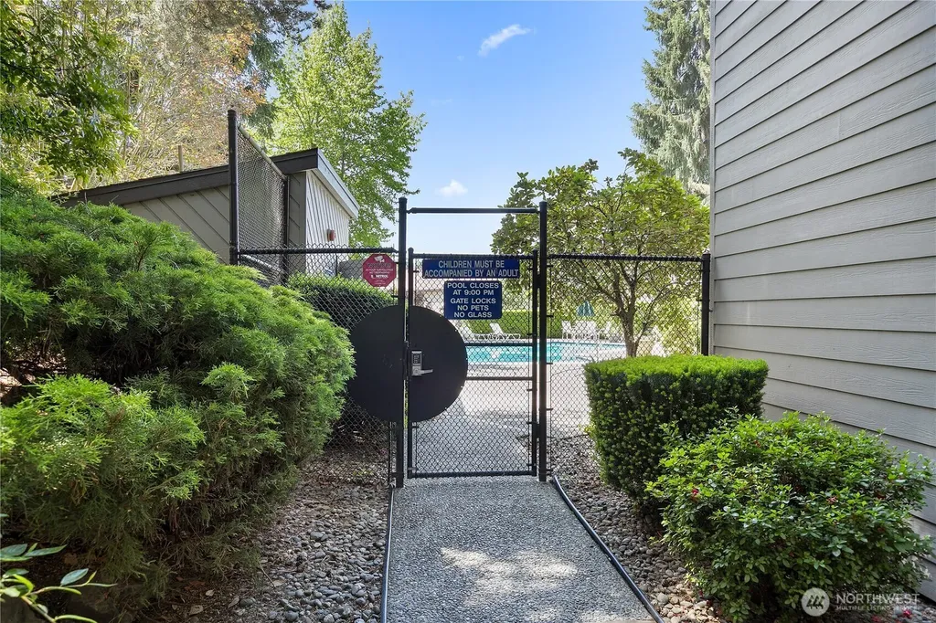 10819 NE 37th Place Bellevue WA 98004