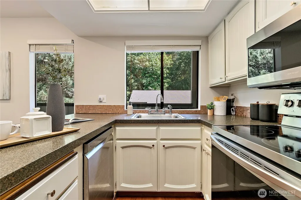10819 NE 37th Place Bellevue WA 98004
