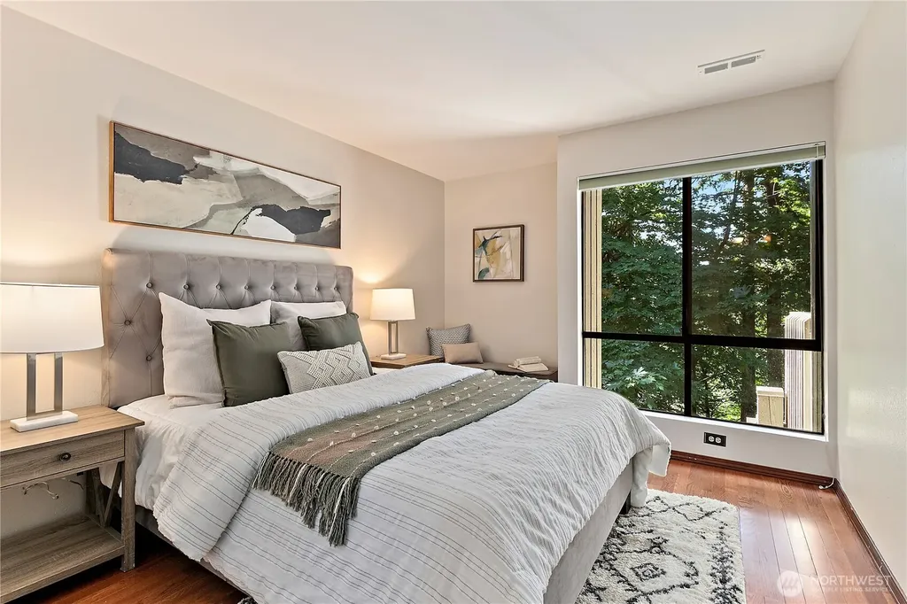 10819 NE 37th Place Bellevue WA 98004