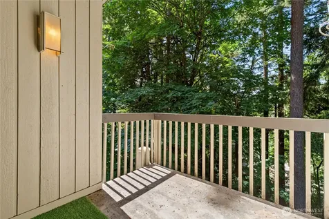 10819 NE 37th Place Bellevue WA 98004