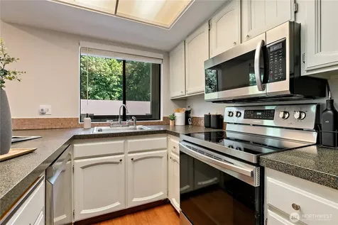 10819 NE 37th Place Bellevue WA 98004