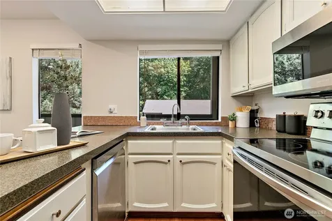 10819 NE 37th Place Bellevue WA 98004
