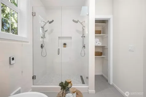 7021 20th Avenue NE Seattle WA 98115