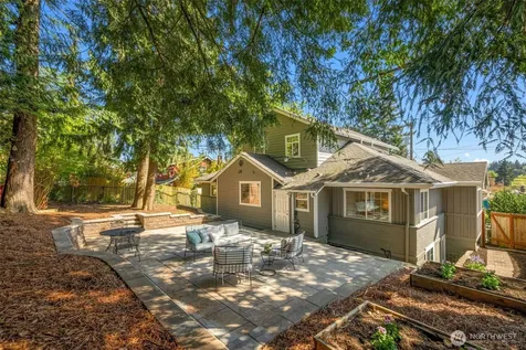7021 20th Avenue NE Seattle WA 98115