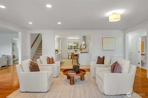 7021 20th Avenue NE Seattle WA 98115