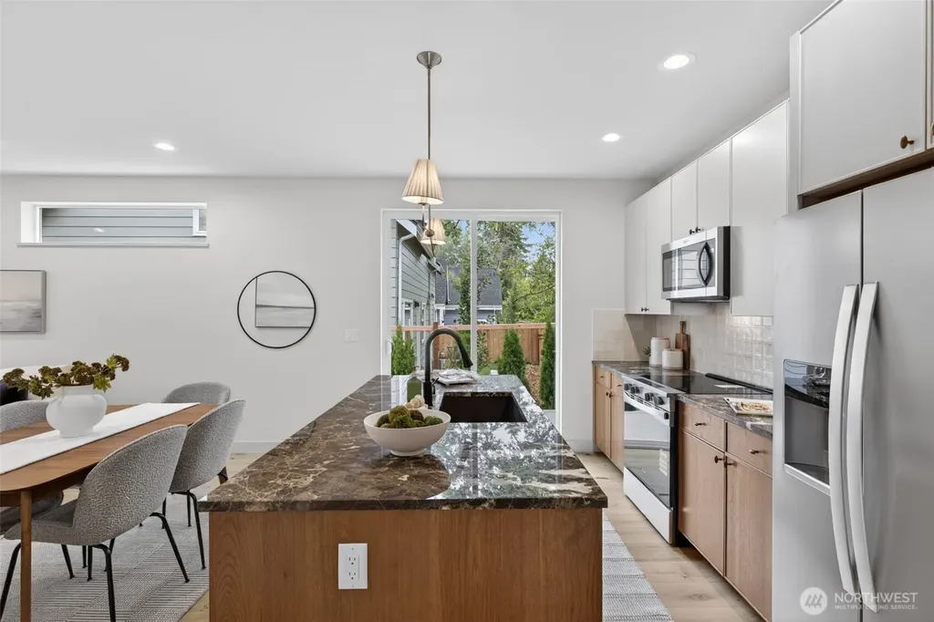 11739 40th Avenue NE Seattle WA 98125