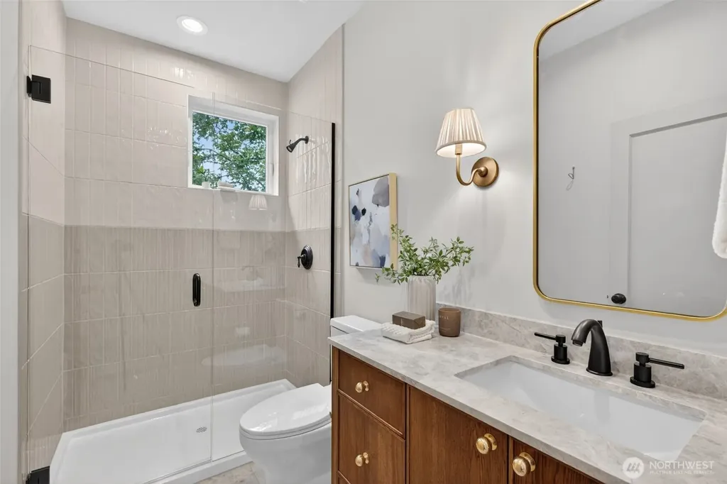 11739 40th Avenue NE Seattle WA 98125
