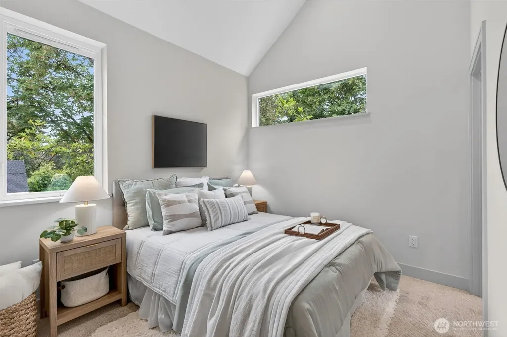 11739 40th Avenue NE Seattle WA 98125