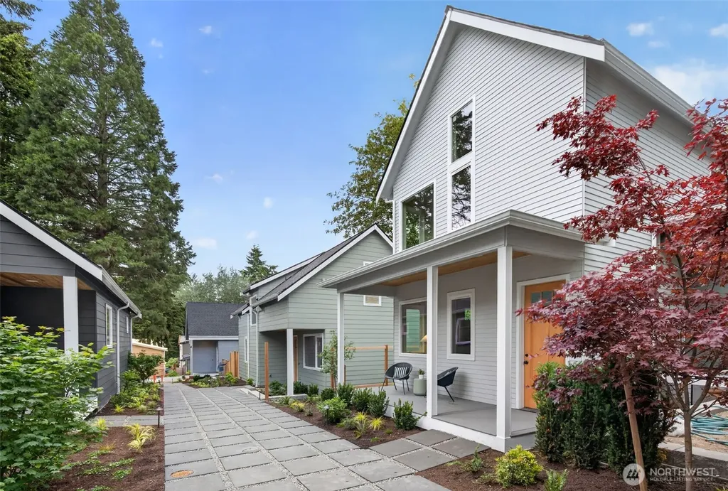 11739 40th Avenue NE Seattle WA 98125