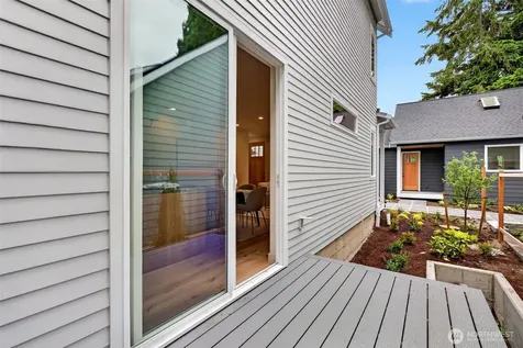 11739 40th Avenue NE Seattle WA 98125