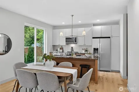 11739 40th Avenue NE Seattle WA 98125
