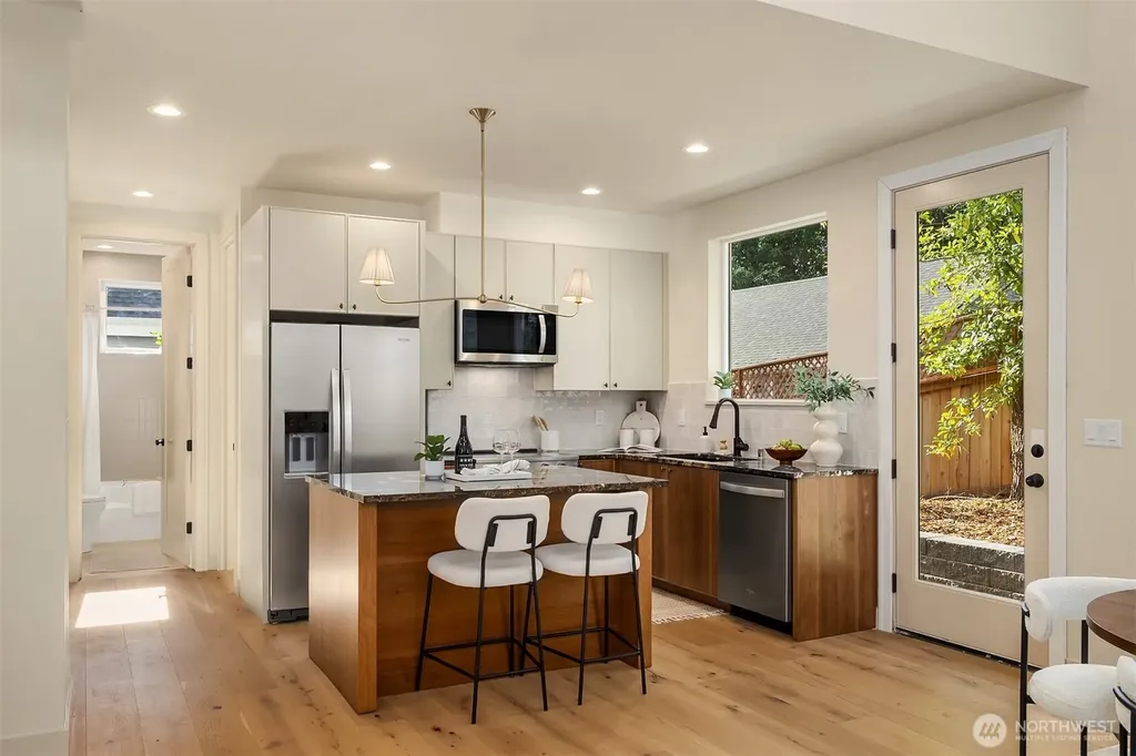 11739 40th Avenue NE Seattle WA 98125