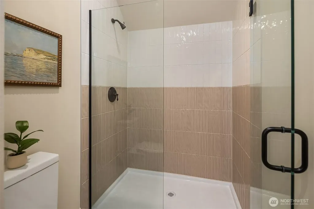 11739 40th Avenue NE Seattle WA 98125