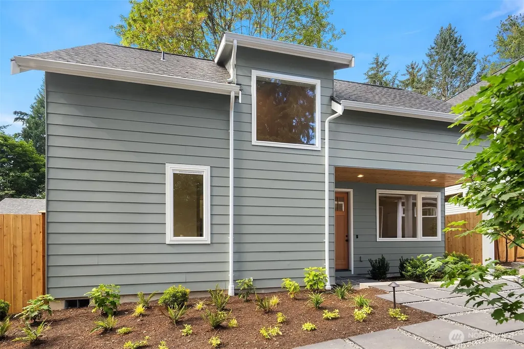 11739 40th Avenue NE Seattle WA 98125