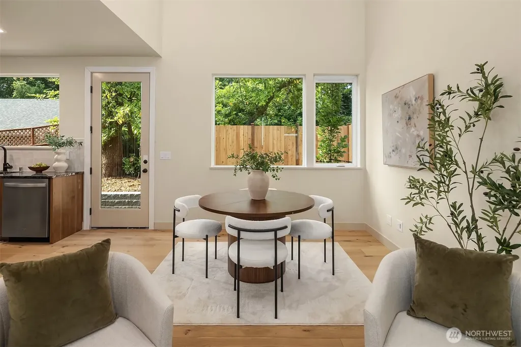 11739 40th Avenue NE Seattle WA 98125