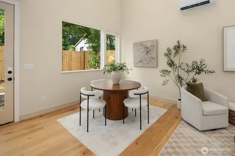 11739 40th Avenue NE Seattle WA 98125