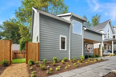11739 40th Avenue NE Seattle WA 98125