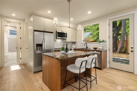 11739 40th Avenue NE Seattle WA 98125
