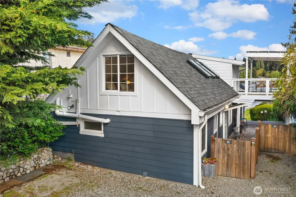 31204 8th Avenue SW Federal Way WA 98023