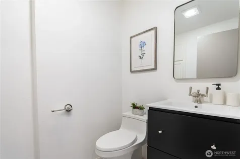 1028 Lakeview Boulevard E Seattle WA 98102