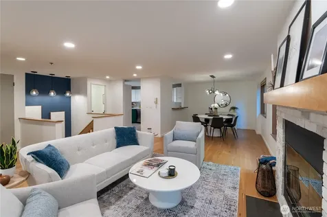 1028 Lakeview Boulevard E Seattle WA 98102