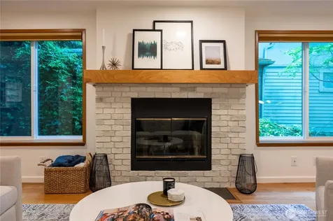 1028 Lakeview Boulevard E Seattle WA 98102