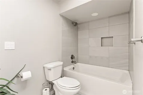 27613 188th Place SE Kent WA 98042