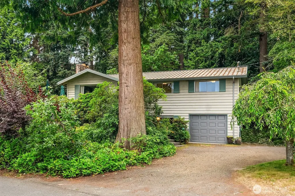10218 SW Tillicum Lane Vashon WA 98070