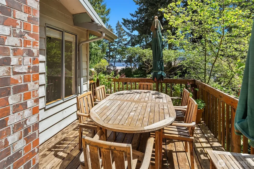 10218 SW Tillicum Lane Vashon WA 98070