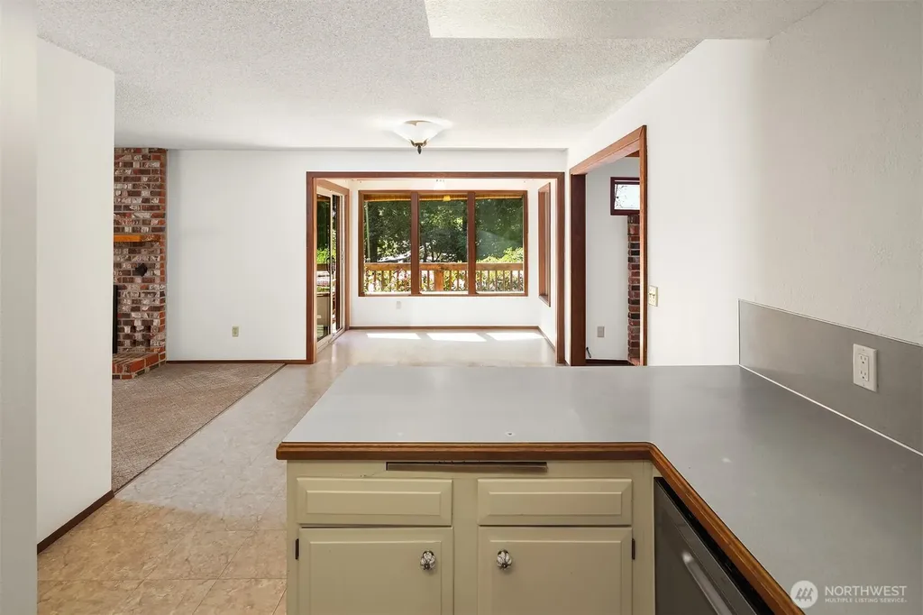 10218 SW Tillicum Lane Vashon WA 98070