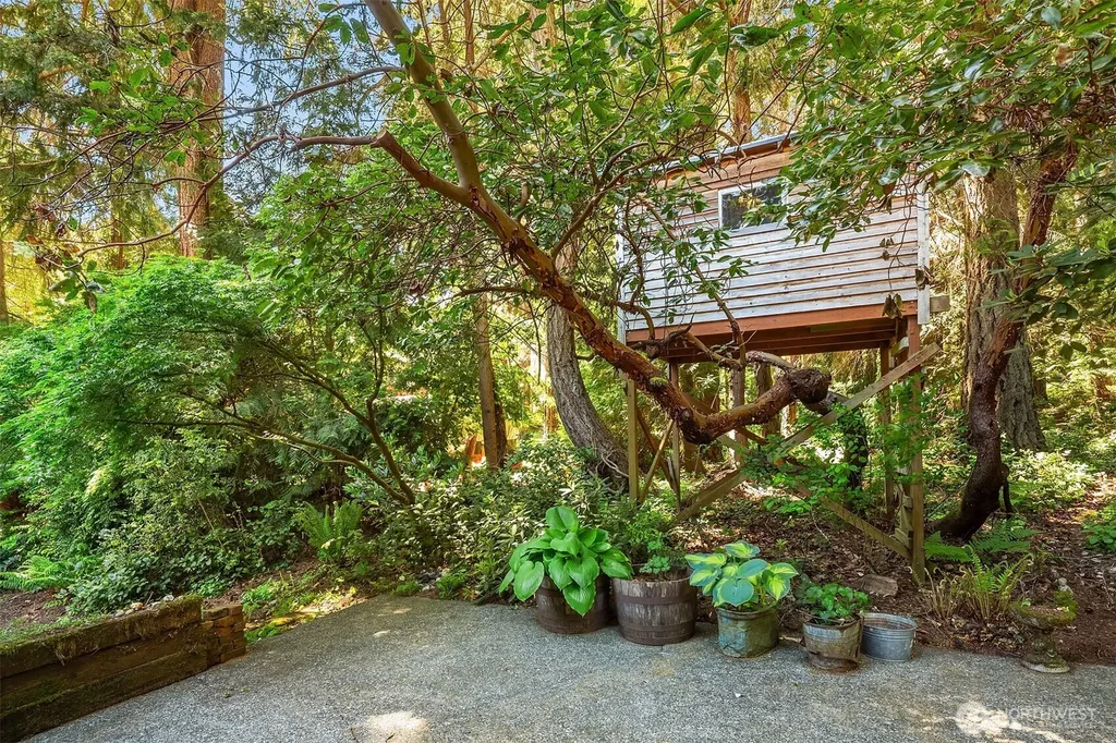 10218 SW Tillicum Lane Vashon WA 98070