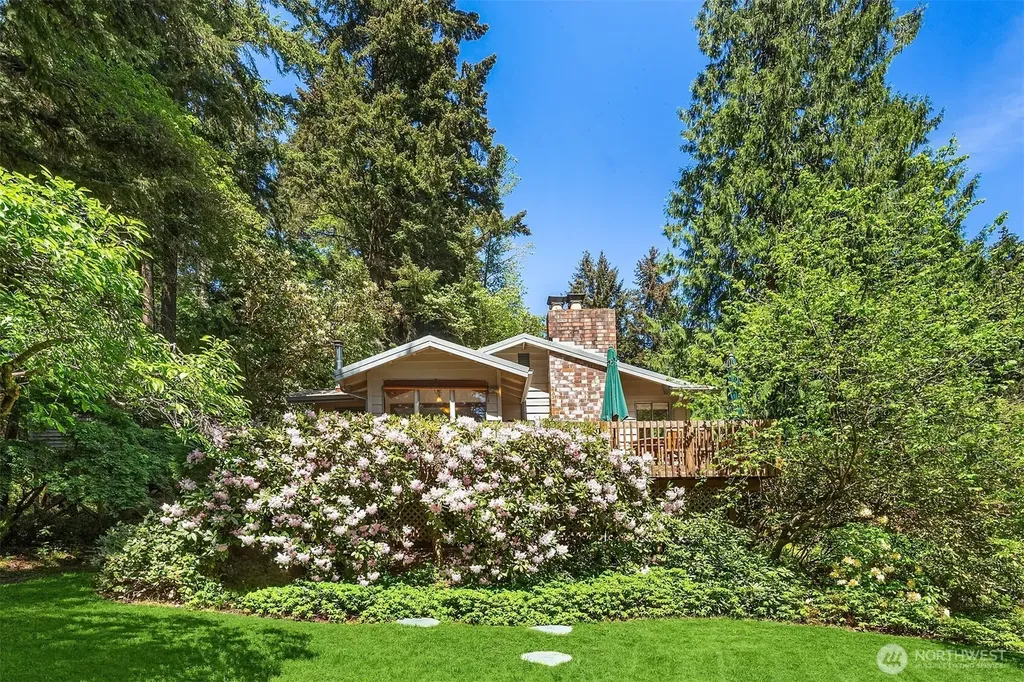 10218 SW Tillicum Lane Vashon WA 98070