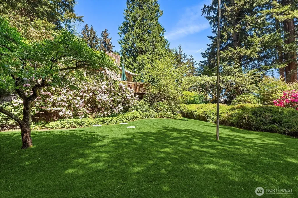 10218 SW Tillicum Lane Vashon WA 98070