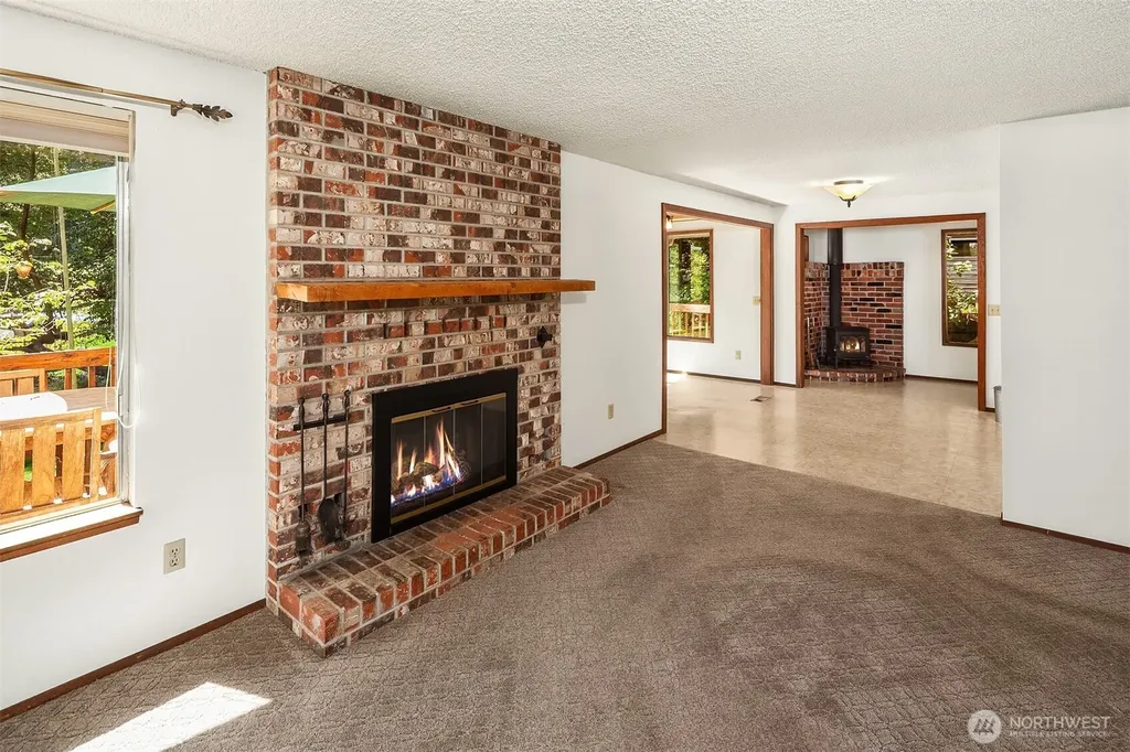 10218 SW Tillicum Lane Vashon WA 98070