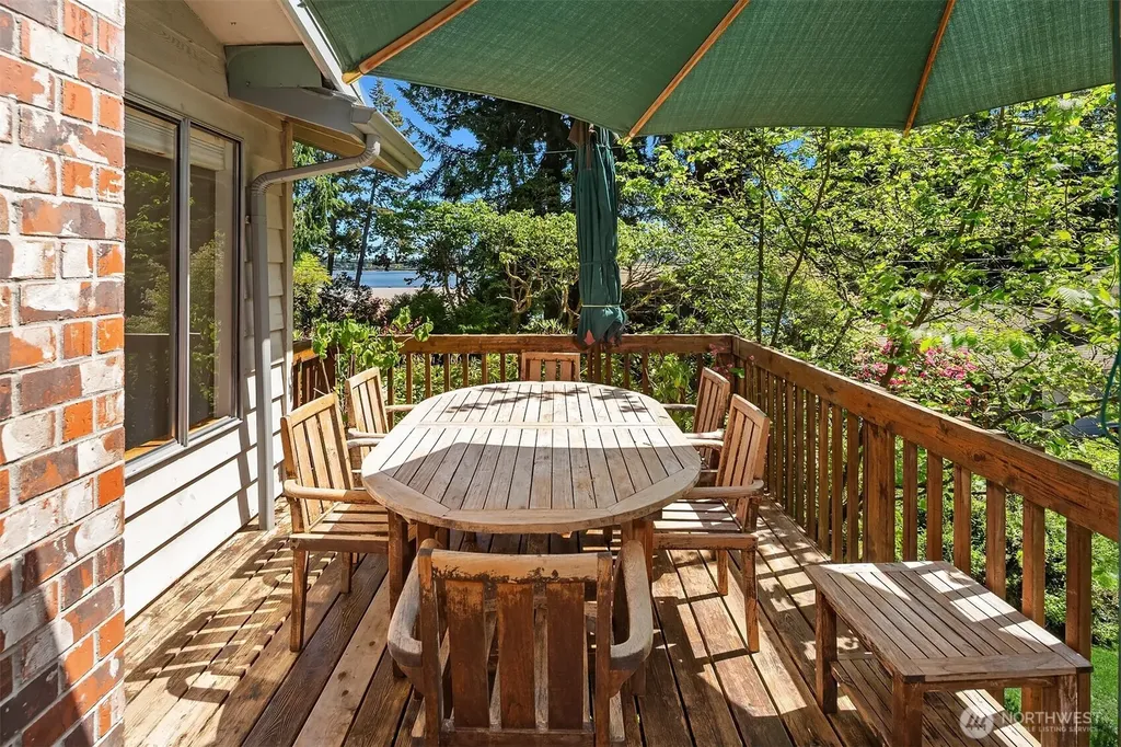10218 SW Tillicum Lane Vashon WA 98070