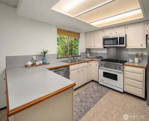 10218 SW Tillicum Lane Vashon WA 98070