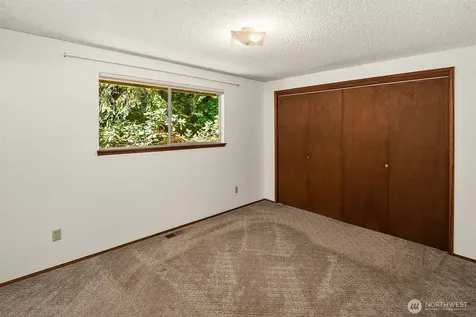 10218 SW Tillicum Lane Vashon WA 98070