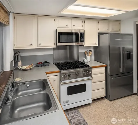 10218 SW Tillicum Lane Vashon WA 98070