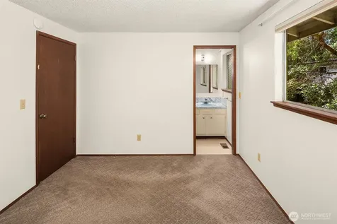 10218 SW Tillicum Lane Vashon WA 98070