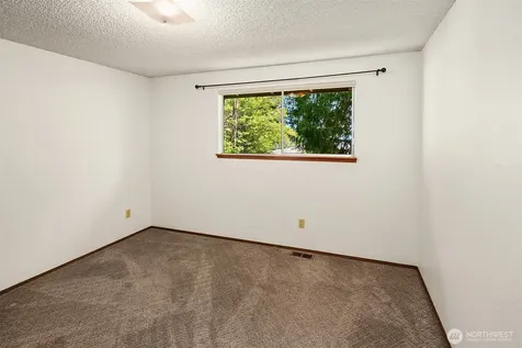 10218 SW Tillicum Lane Vashon WA 98070