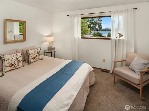 10218 SW Tillicum Lane Vashon WA 98070