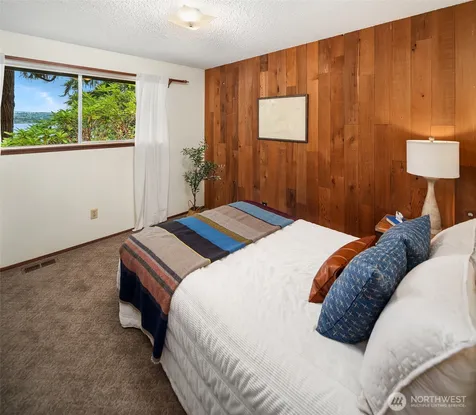 10218 SW Tillicum Lane Vashon WA 98070