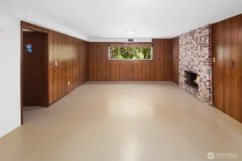 10218 SW Tillicum Lane Vashon WA 98070