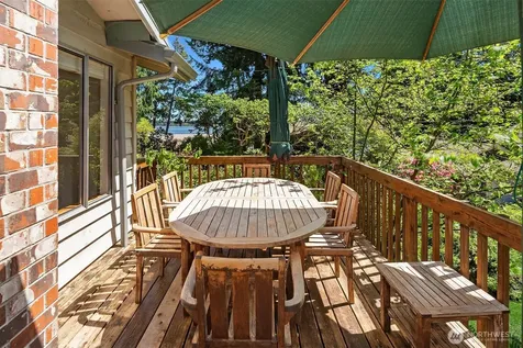 10218 SW Tillicum Lane Vashon WA 98070